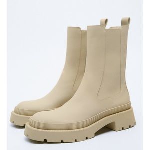 ✨SALE✨ZARA RUBBERIZED ANKLE BOOTS ✨SALE✨